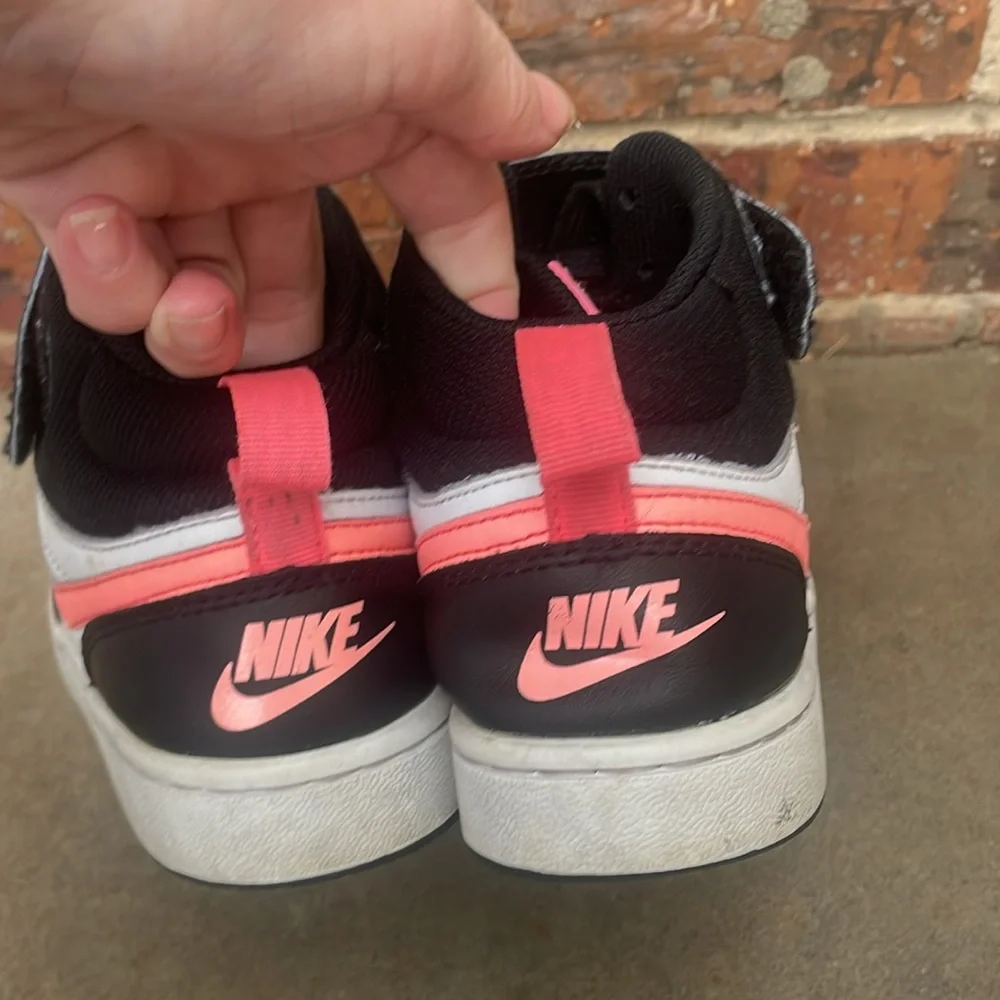 Nike court Borough Sneakers! Youth 3.5